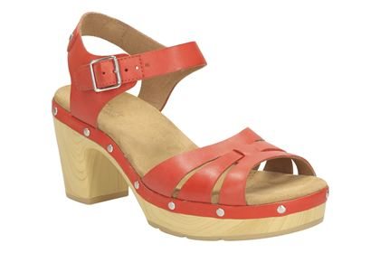 Chic but comfortable Summer sandals 