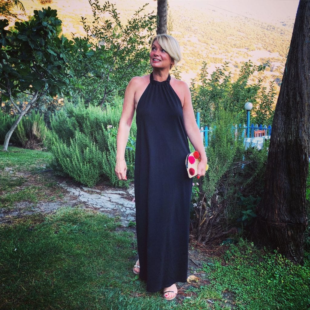 Packing for a hot beach holiday - women over 40 - Midlifechic