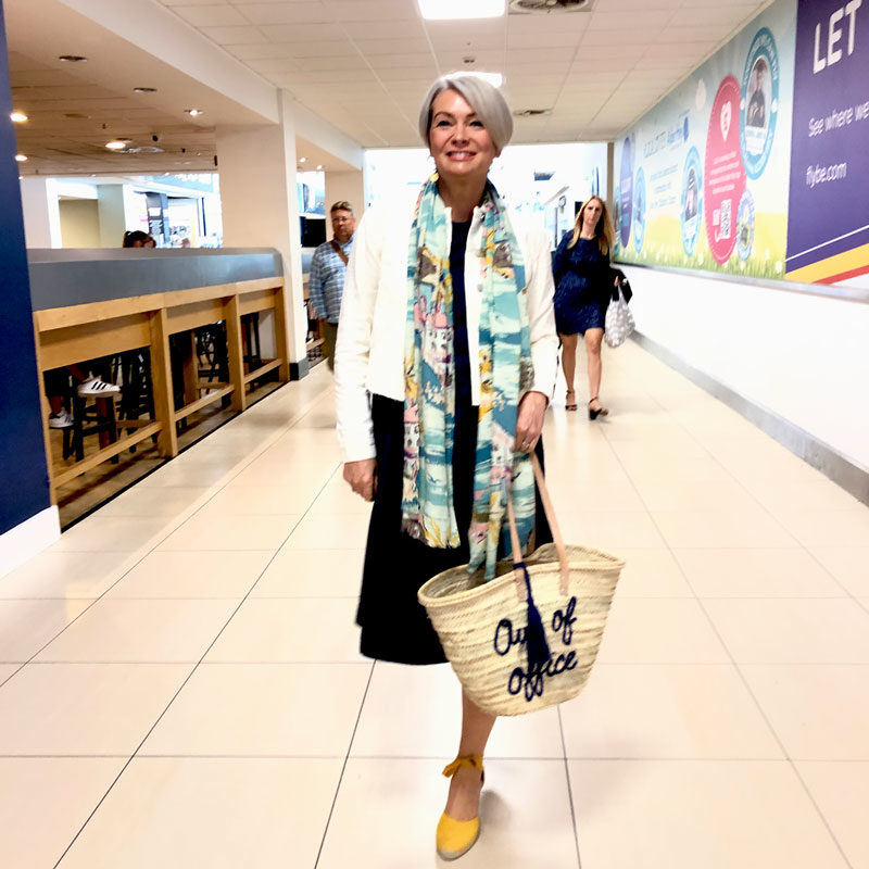 Midlifechic airport outfit