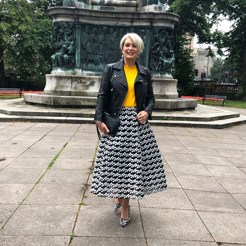 Midlifechic work outfit