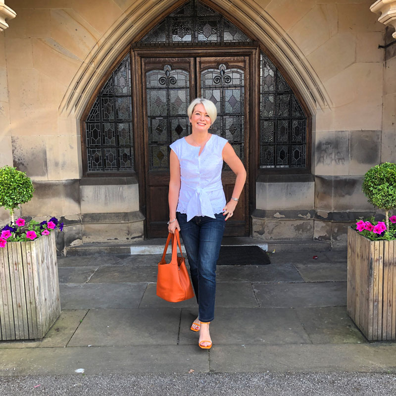 Midlifechic jeans outfit summer