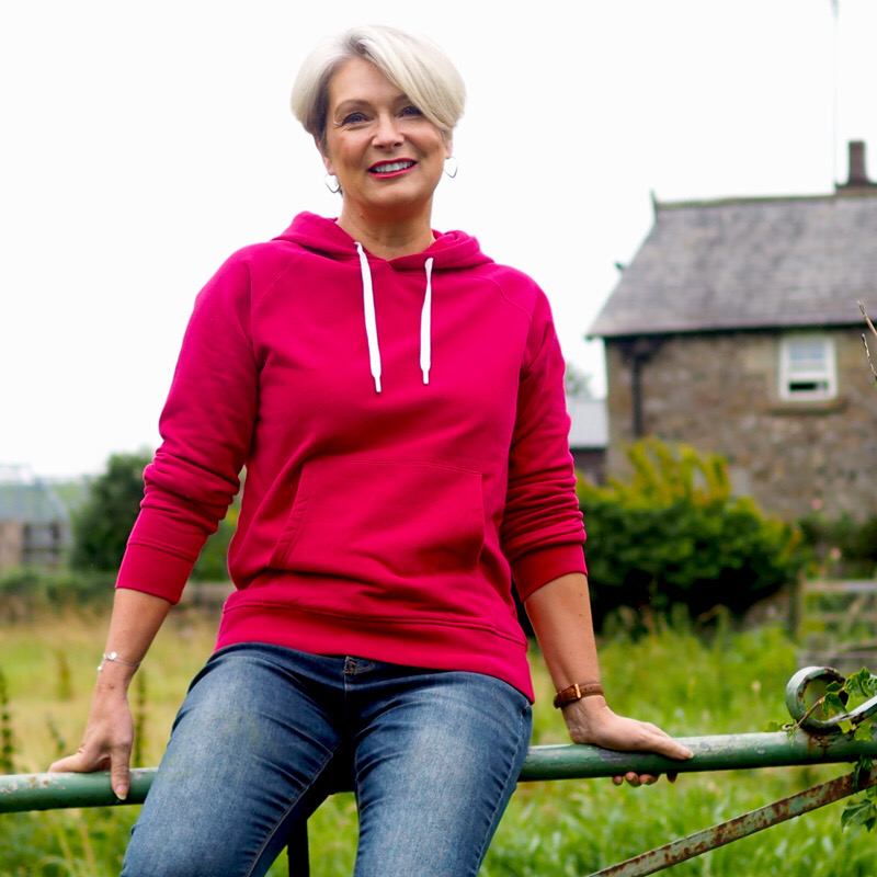 Midlifechic Baukjen Marthe hoodie raspberry