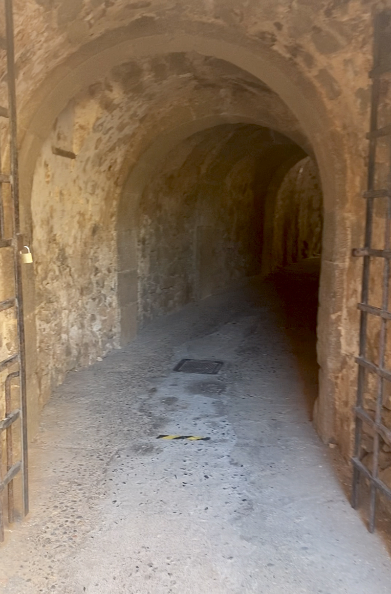 Spinalonga tunnel