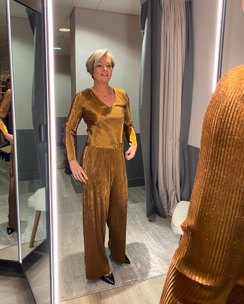 Midlifechic French Connection gold trousers