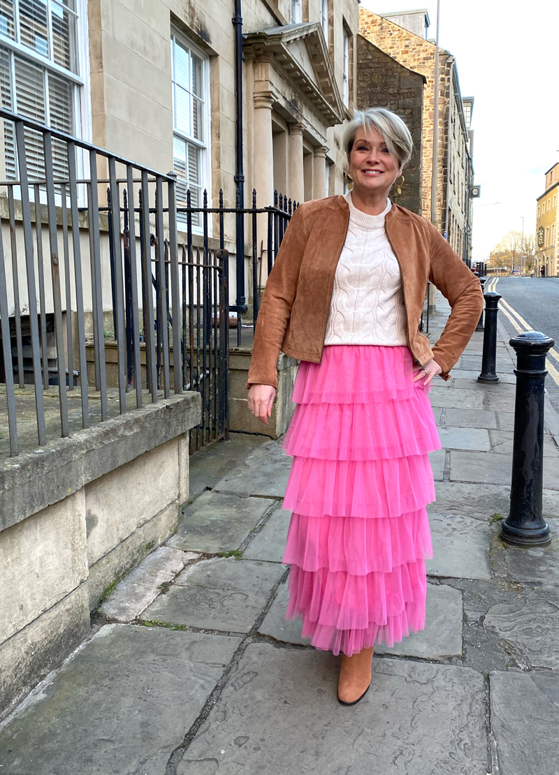 Midlifechic - statement skirt looks