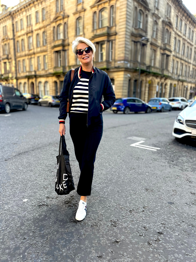 5 Workwear Outfits with Veja Sneakers [VIDEO] - LIFE WITH JAZZ  Business  casual outfits for work, Smart casual women outfits, Casual work outfits  women