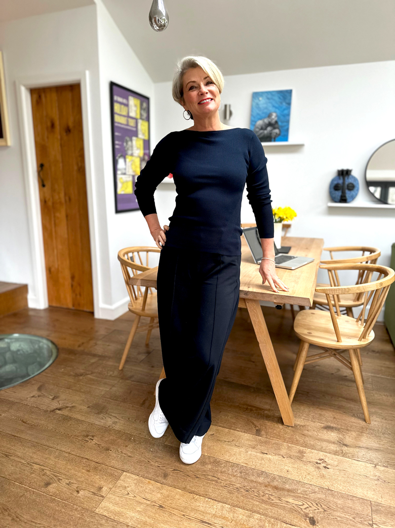 Spring wardrobe lifts