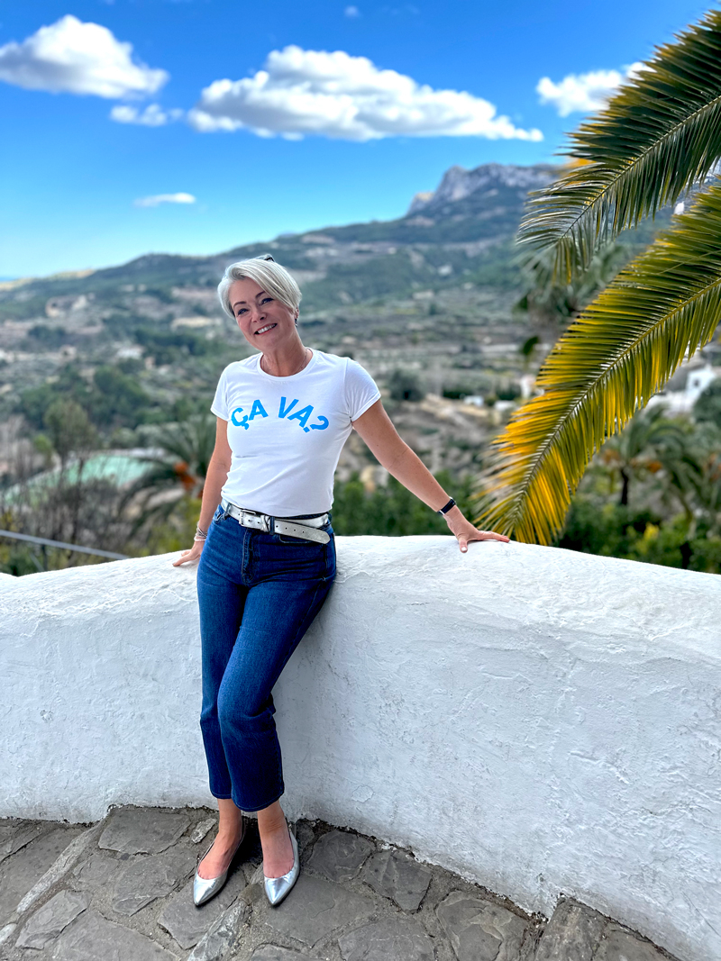 Nikki Garnett, midlife travel blogger style