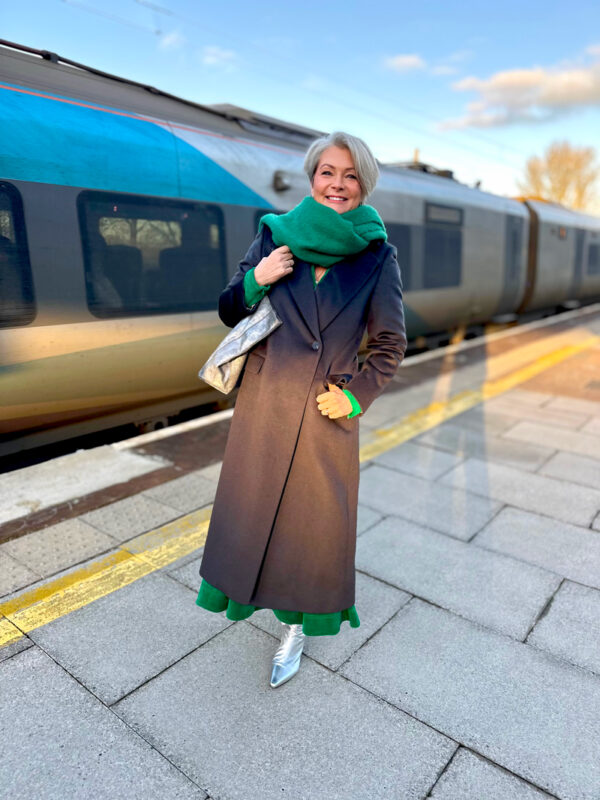 midlife outfit ideas - sandwich dressing