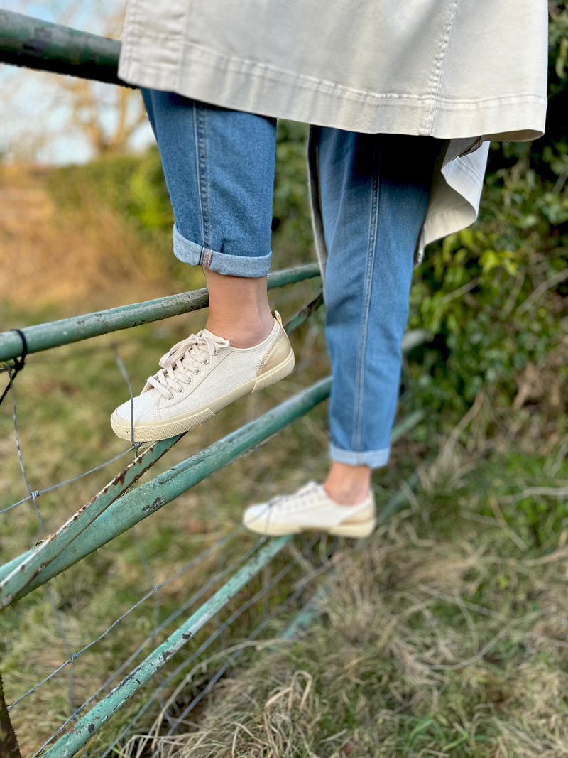 pops of spring colour