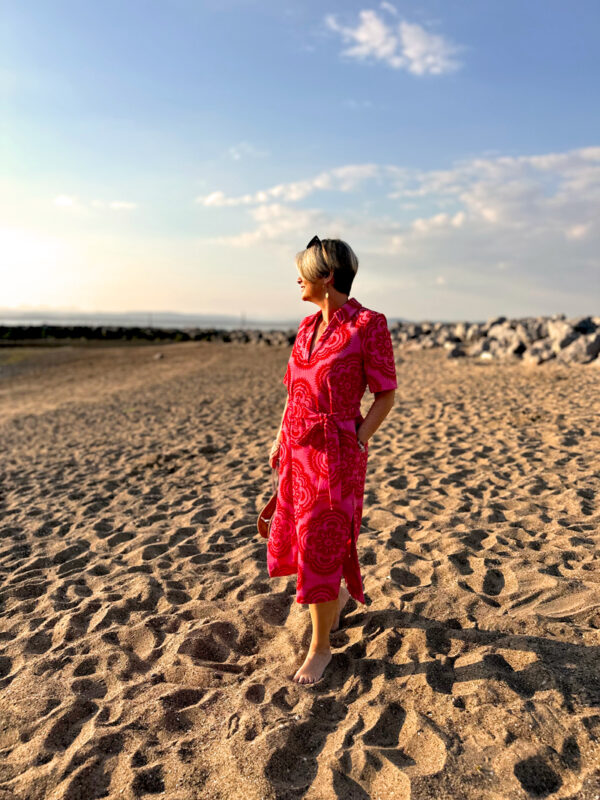 midlife-outfits-for-sunny-weather-styling-tips-midlifechic