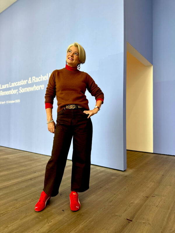 midlife outfit ideas - sandwich dressing