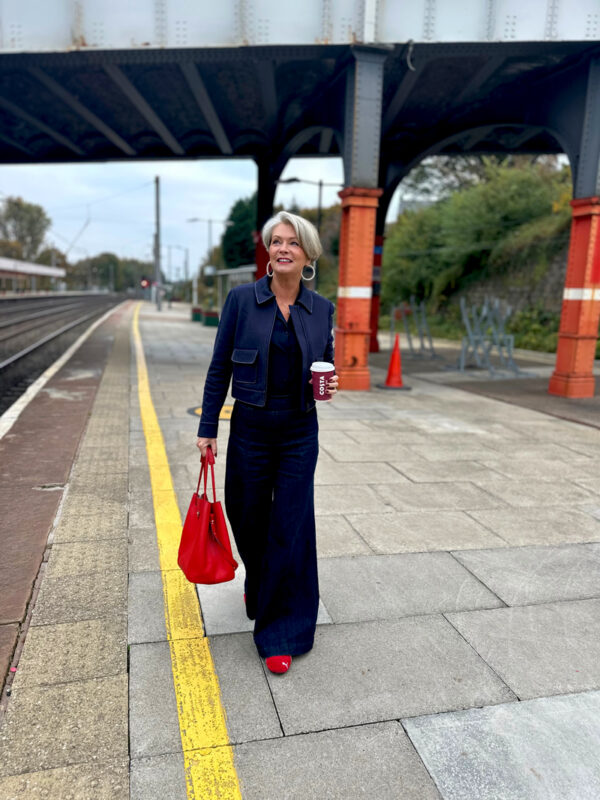 midlife outfit ideas - sandwich dressing