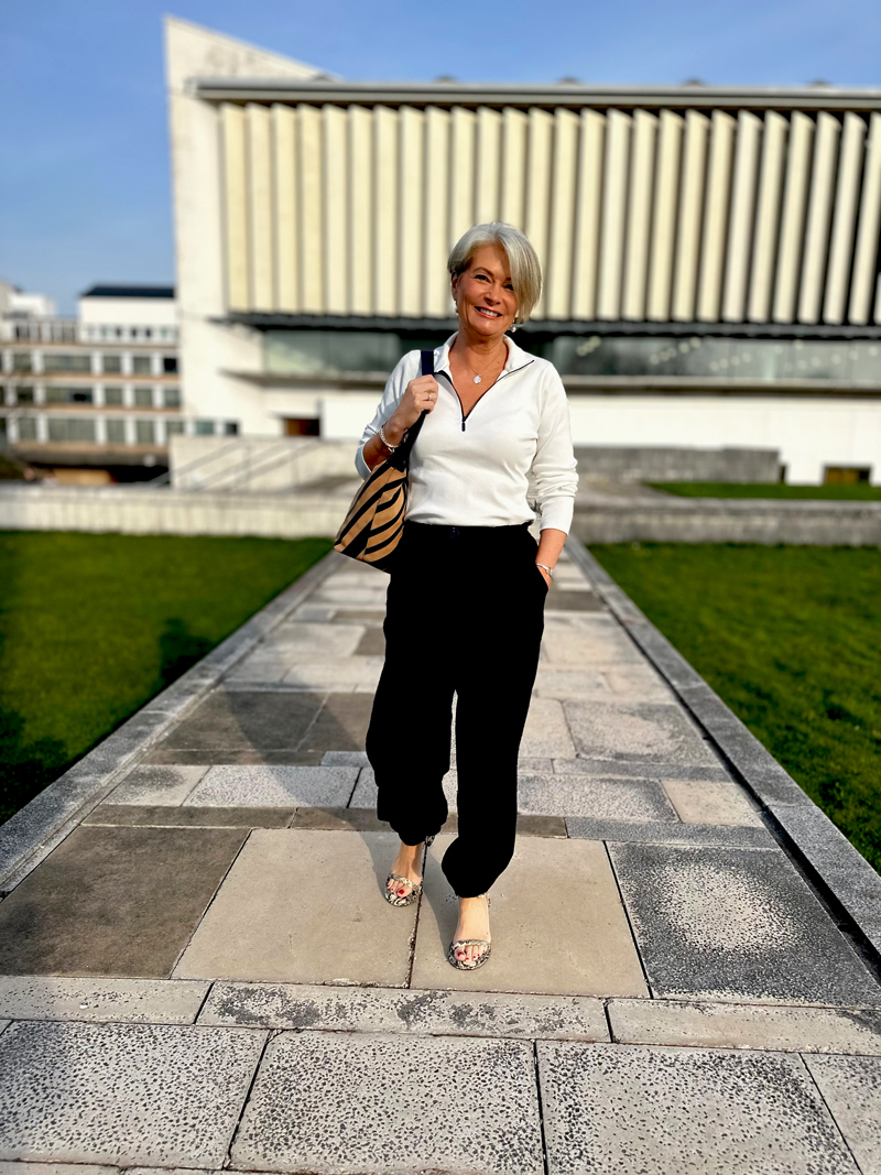 Nikki Garnett, Midlifechic, midlife style blogger