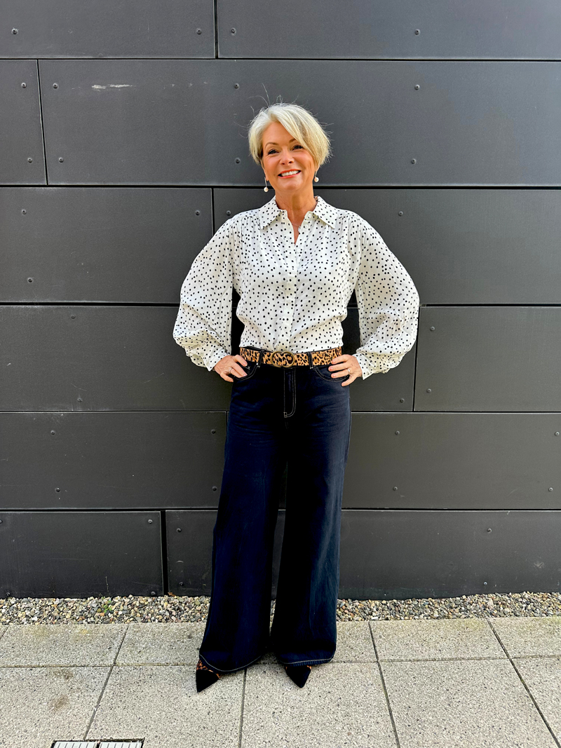 Nikki Garnett, Midlifechic, midlife style blogger